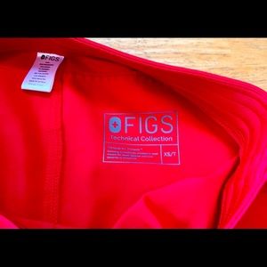 Fig red scrub pants in xs tall for women I’m pop red .